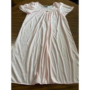 Vanity Fair pink night gown and robe size S/M. Vintage